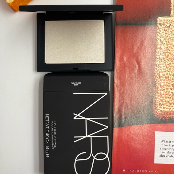NIB NARS HIGHLIGHTING POWDER -ALBATROSS - Picture 3 of 6
